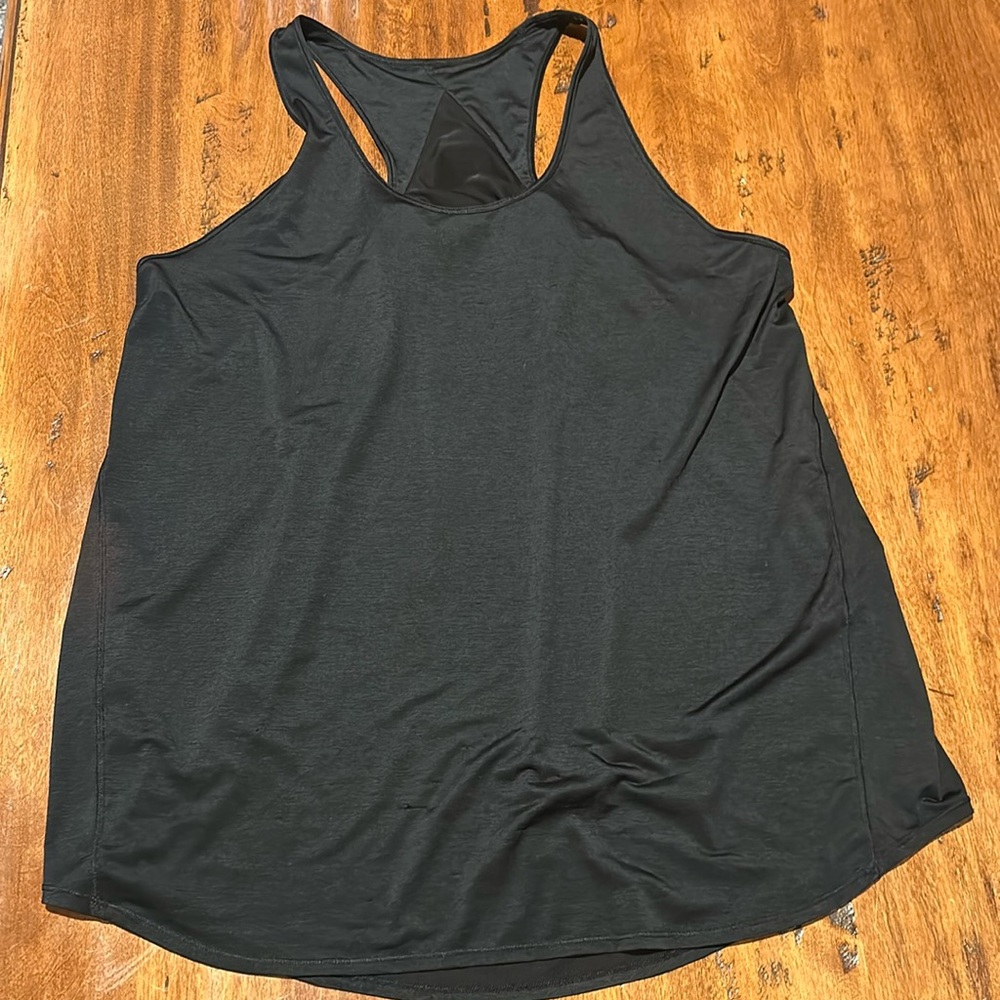 Pleaded back loose fitting Lululemon black tank top